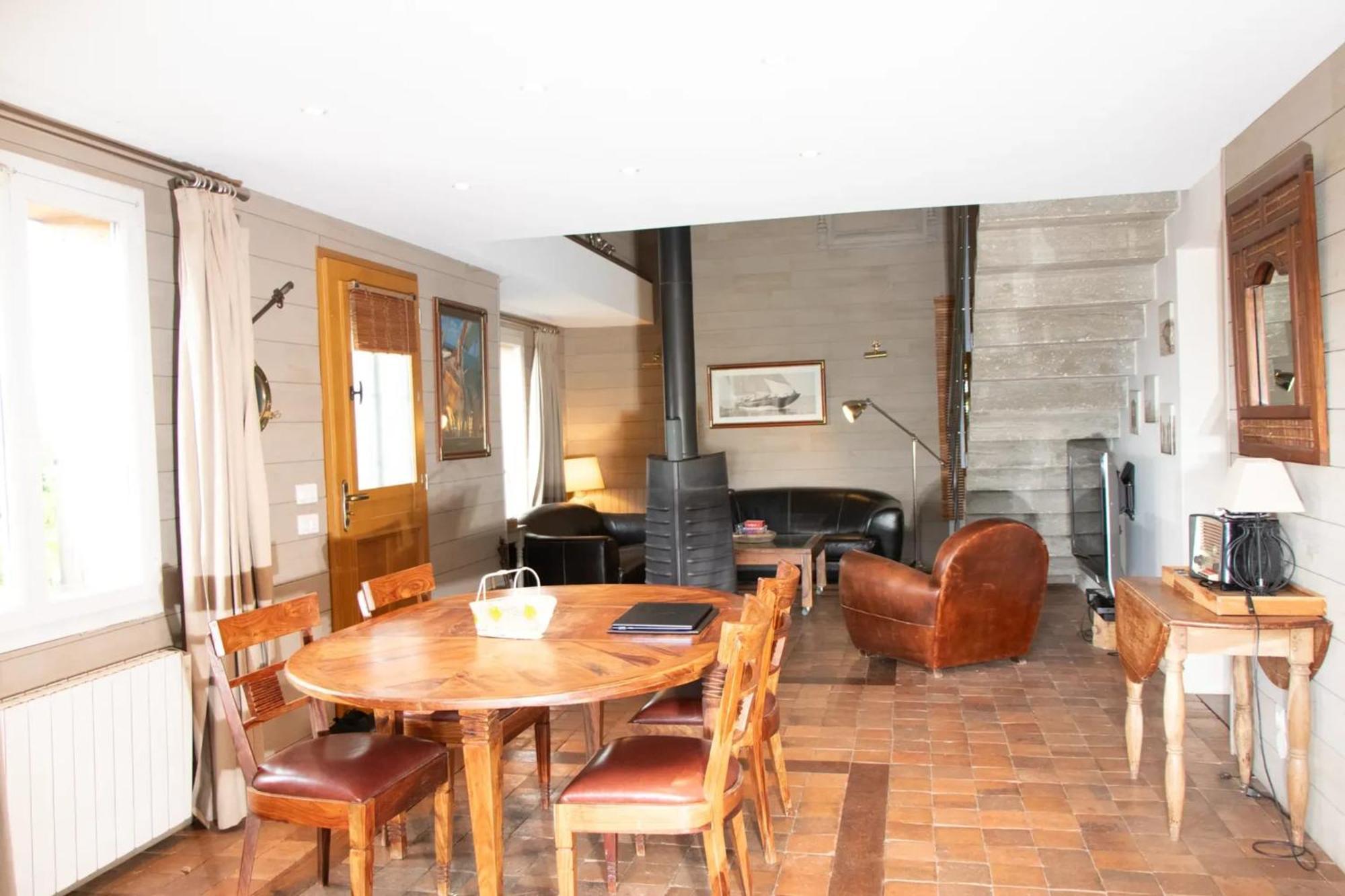 Chalet Chaleureux A Marigny-L'Eglise Avec Vue Sur Lac Et Montagne エクステリア 写真
