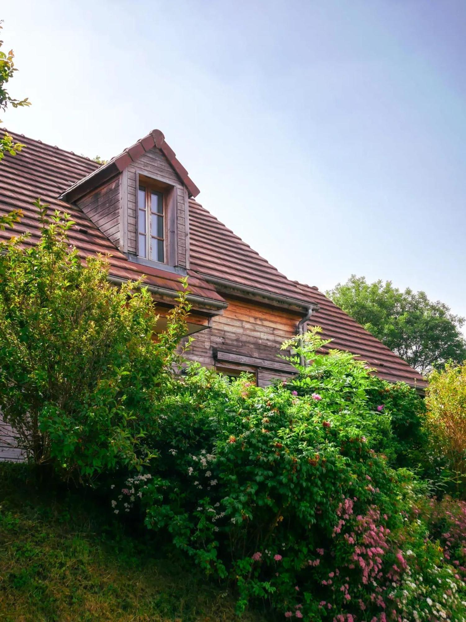 Chalet Chaleureux A Marigny-L'Eglise Avec Vue Sur Lac Et Montagne エクステリア 写真