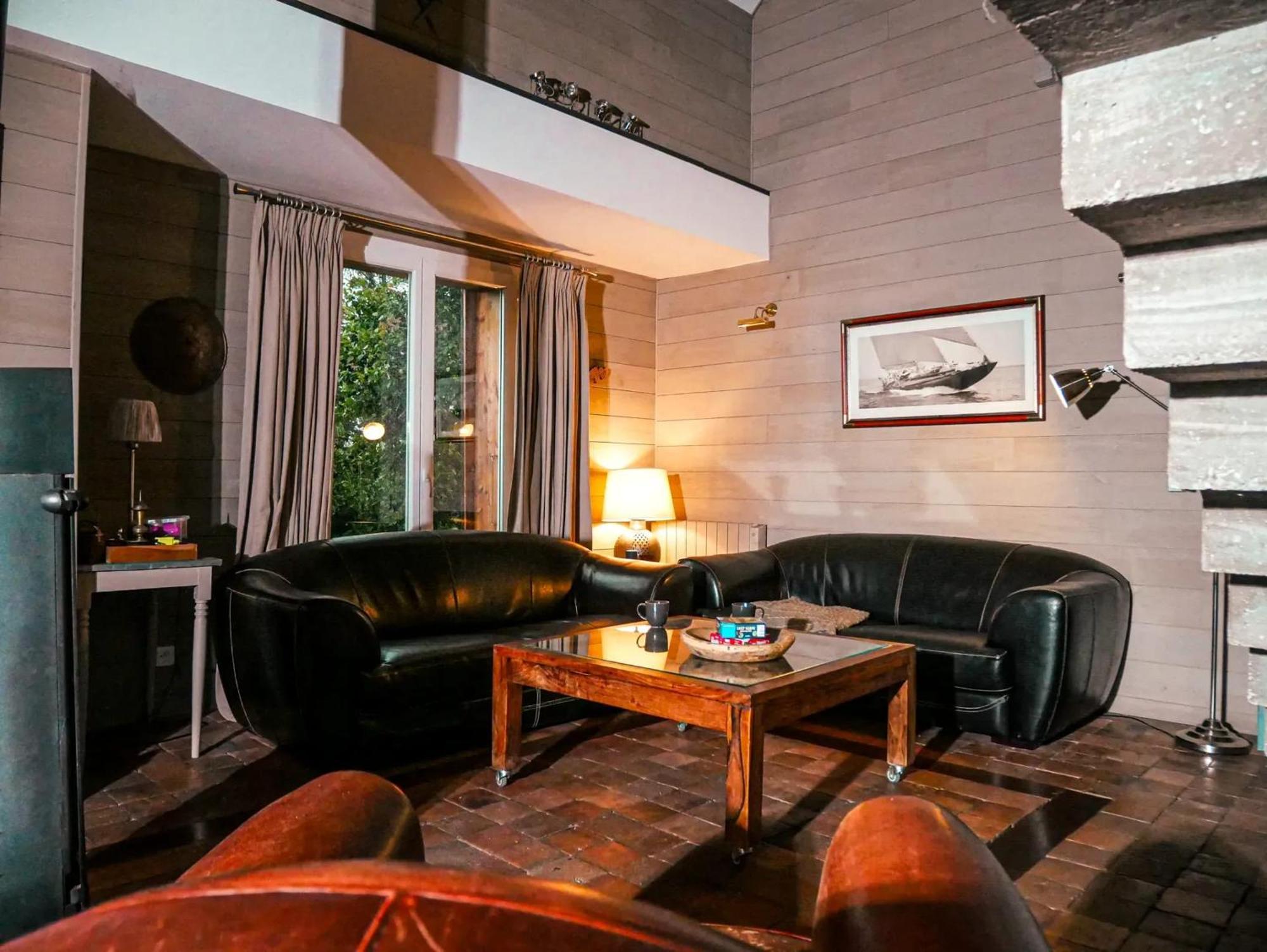 Chalet Chaleureux A Marigny-L'Eglise Avec Vue Sur Lac Et Montagne エクステリア 写真