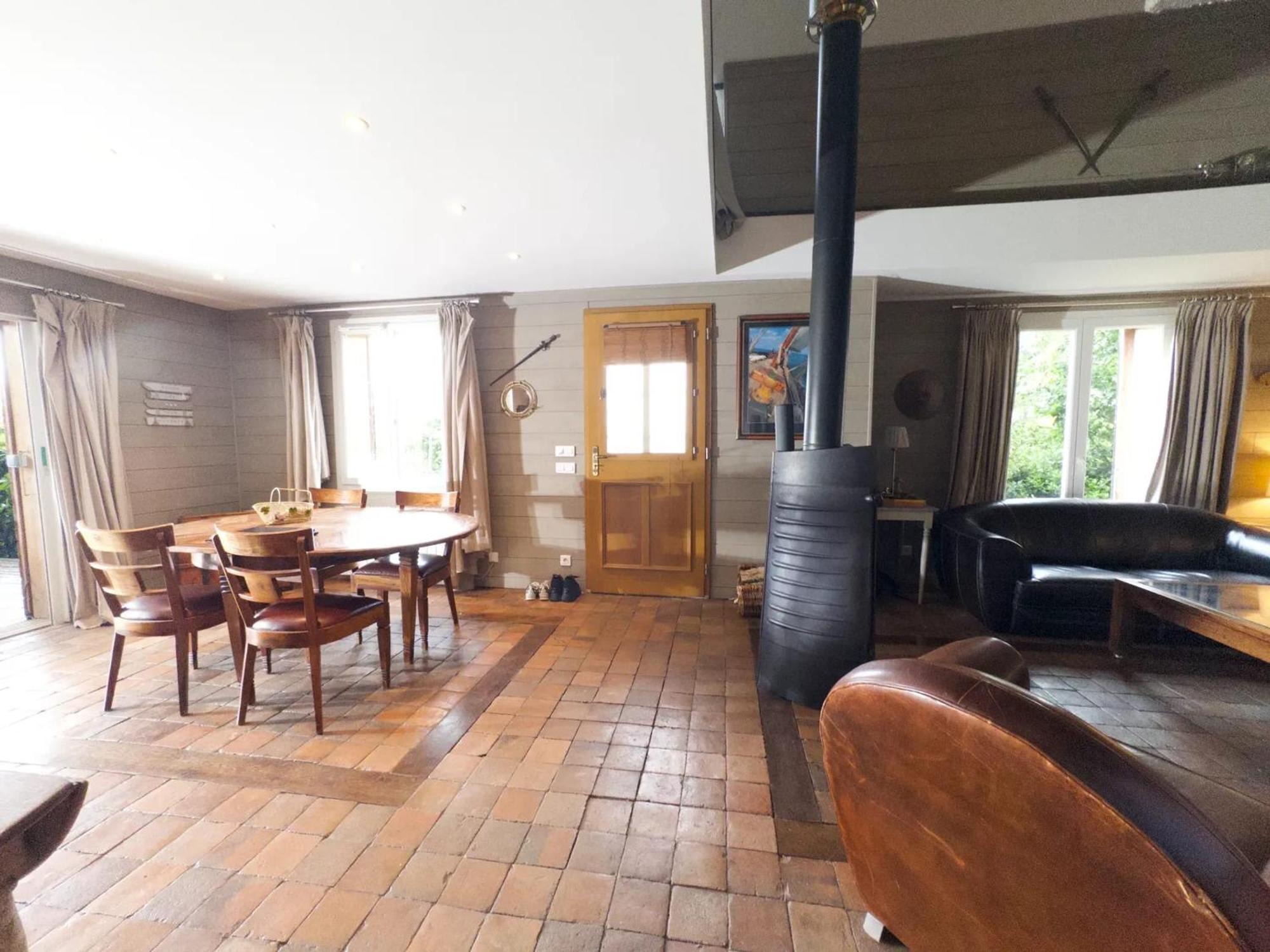 Chalet Chaleureux A Marigny-L'Eglise Avec Vue Sur Lac Et Montagne エクステリア 写真